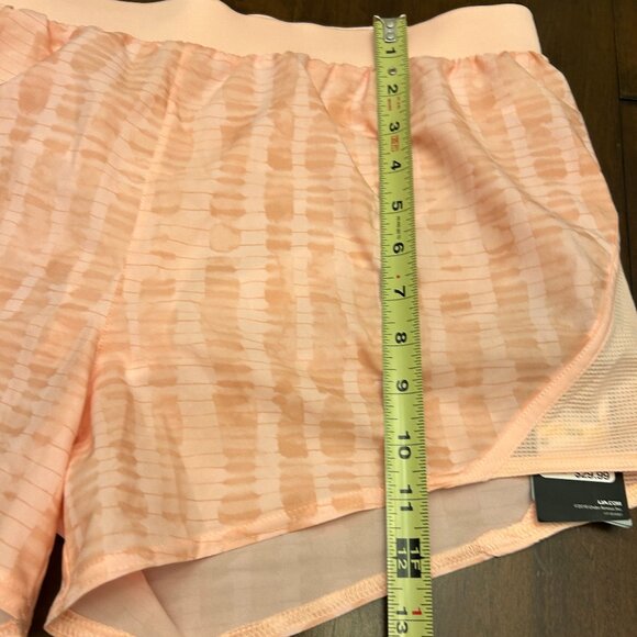 NWT Under Armour Women's Mileage Heatgear Printed Running Shorts Peach Size MD/M - Picture 10 of 14